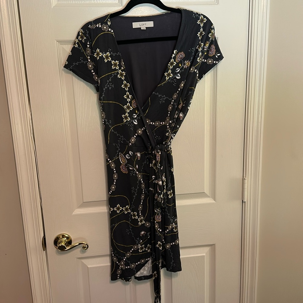 Loft grey floral design wrap dress, size XS